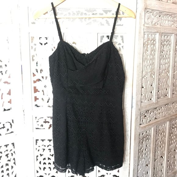 NEW Guess Dezzie Lace Short Romper Black Small - Picture 7 of 14